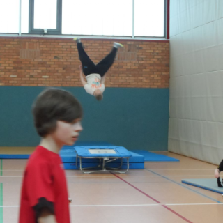 pakur-1 Montessori-Schulzentrum Leipzig - Neuigkeiten - Doppelkat, Pasmurai und Fliptricks